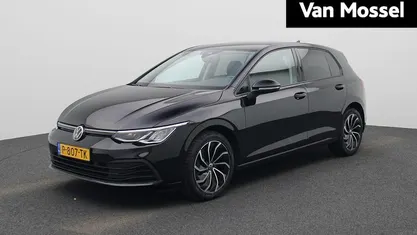 Occasion 2022 VW Golf VIII Life Hatchback | € 22.900 (Eerlijke prijs)