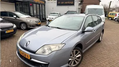 Blauw (metallic) Occasion 2009 Renault Laguna III Expression Stationwagen | € 1.450 (Eerlijke prijs)