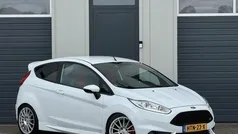 Wit Gebruikt 2013 Ford Fiesta ST-Line Hatchback | € 9.995 (Eerlijke prijs)
