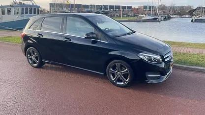 Zwart Occasion 2015 Mercedes B180 Ambition MPV | € 9.950 (Goede deal)
