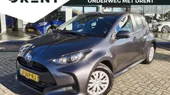 Gebruikt 2024 Toyota Yaris Hybrid Active Hatchback | € 21.495 (Eerlijke prijs)