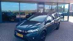 Zwart Gebruikt 2023 Dacia Jogger Extreme MPV | € 20.950 (Eerlijke prijs)