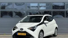 Gebruikt 2020 Toyota Aygo X-play Hatchback | € 10.999 (Eerlijke prijs)