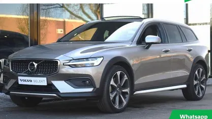 Grijs (metallic) Occasion 2021 Volvo V60 CC Pro Stationwagen | € 37.950 (Eerlijke prijs)