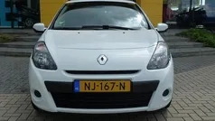 Wit Gebruikt 2011 Renault Clio R.S. Hatchback | € 3.945 (Eerlijke prijs)