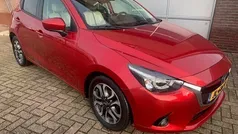 Rood Gebruikt 2016 Mazda 2 Hatchback | € 12.950 (Eerlijke prijs)