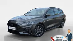 Grijs Gebruikt 2023 Ford Focus ST-Line Stationwagen | € 22.740 (Goede deal)