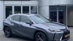 Grijs Gebruikt 2020 Lexus UX 250h Business Edition SUV | € 23.900 (Goede deal)