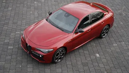 Rood Occasion 2022 Alfa Romeo Giulia Veloce Sedan | € 42.900 (Eerlijke prijs)