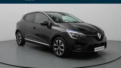 Zwart metallic Gebruikt 2022 Renault Clio V Evolution Hatchback | € 15.990 (Eerlijke prijs)