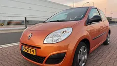 Oranje Gebruikt 2008 Renault Twingo Authentique Hatchback | € 1.399 (Goede deal)