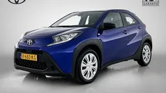 Blauw Gebruikt 2024 Toyota Aygo Play Hatchback | € 20.445 (Eerlijke prijs)