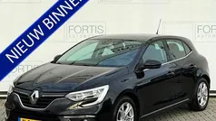 Gebruikt 2016 Renault Mégane III Zen Hatchback | € 9.900 (Eerlijke prijs)