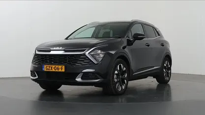 Zwart, metallic lak Gebruikt 2025 Kia Sportage SUV | € 39.935 (Eerlijke prijs)