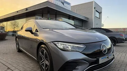 Grijs (metallic) Gebruikt 2022 Mercedes EQE350 AMG line Sedan | € 45.950 (Eerlijke prijs)