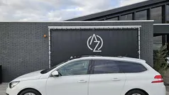 Wit Gebruikt 2014 Peugeot 308 Stationwagen | € 4.499 (Eerlijke prijs)