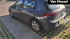 Gebruikt 2021 VW Golf VIII Life Hatchback | € 18.900 (Eerlijke prijs)