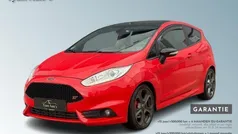 Rood, metallic lak Gebruikt 2016 Ford Fiesta ST Hatchback | € 11.990 (Eerlijke prijs)