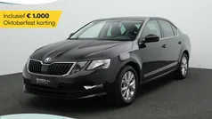 Zwart Gebruikt 2020 Skoda Octavia Business Line Hatchback | € 16.900 (Super prijs)