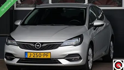 Grijs Gebruikt 2020 Opel Astra Business Hatchback | € 12.950 (Eerlijke prijs)