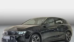 Zwart Gebruikt 2024 Opel Astra Edition Hatchback | € 25.599 (Eerlijke prijs)