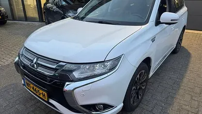 Gebruikt 2015 Mitsubishi Outlander Instyle SUV | € 13.495 (Eerlijke prijs)