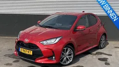 Rood Gebruikt 2024 Toyota Yaris Hybrid Executive Hatchback | € 28.800 (Eerlijke prijs)