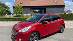 Rood Gebruikt 2013 Peugeot 208 Allure Hatchback | € 4.950 (Eerlijke prijs)