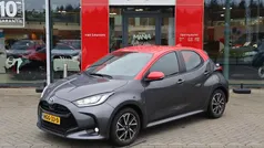 Grijs Gebruikt 2021 Toyota Yaris Hybrid Hatchback | € 20.900 (Eerlijke prijs)