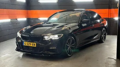 Gebruikt 2020 BMW 330 Executive Sedan | € 30.499 (Eerlijke prijs)