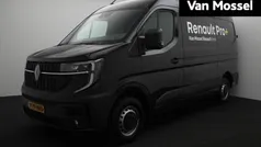 Noir nacré Gebruikt 2024 Renault Master Van | € 35.940 (Eerlijke prijs)