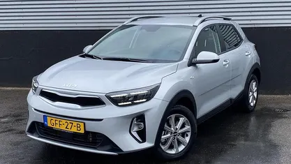 Sparkling silver m Occasion 2024 Kia Stonic SUV | € 22.900 (Eerlijke prijs)