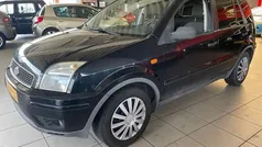 Gebruikt 2005 Ford Fusion Futura MPV | € 1.999 (Eerlijke prijs)