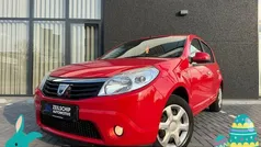 Rood Gebruikt 2011 Dacia Sandero Lauréate Hatchback | € 2.499