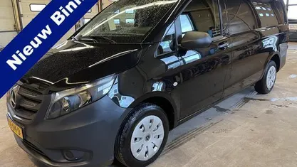 Zwart Occasion 2021 Mercedes Vito Van | € 17.950 (Goede deal)