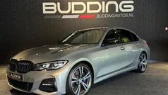 Grijs, metallic lak Gebruikt 2020 BMW 330 M Sport Sedan | € 30.950 (Eerlijke prijs)