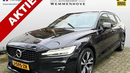 Zwart Occasion 2020 Volvo V60 R-Design Stationwagen | € 26.645 (Eerlijke prijs)