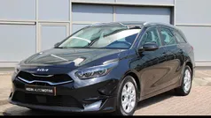 Zwart Gebruikt 2023 Kia Ceed Stationwagen | € 21.945 (Eerlijke prijs)