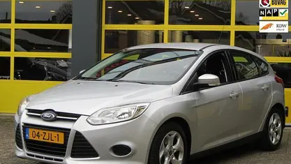 Grijs Occasion 2012 Ford Focus Trend Hatchback | € 4.900 (Eerlijke prijs)