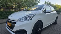 Wit Gebruikt 2019 Peugeot 208 Allure Hatchback | € 7.495 (Super prijs)