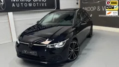 Zwart Gebruikt 2023 VW Golf VIII Style Hatchback | € 32.995 (Eerlijke prijs)