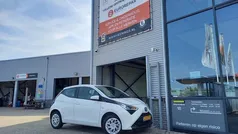 Wit Gebruikt 2019 Toyota Aygo X-play Hatchback | € 9.250 (Eerlijke prijs)