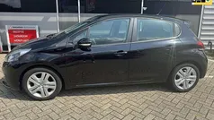 Zwart Gebruikt 2019 Peugeot 208 Signature Sky Hatchback | € 8.750 (Eerlijke prijs)