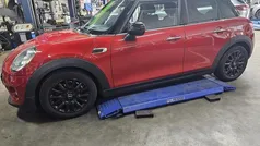 Rood Gebruikt 2015 Mini Cooper Business Hatchback | € 13.950 (Eerlijke prijs)