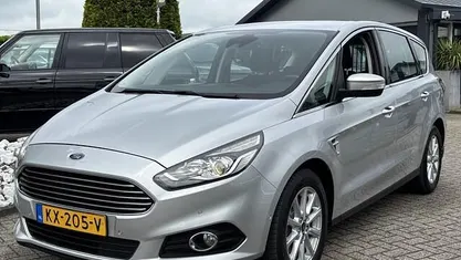 Grijs Gebruikt 2017 Ford S-MAX Titanium MPV | € 15.950 (Eerlijke prijs)