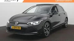 Zwart Gebruikt 2020 VW Golf VII Style Hatchback | € 24.450 (Eerlijke prijs)