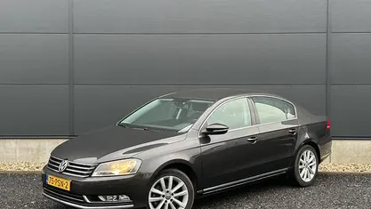 Gebruikt 2011 VW Passat Highline Sedan | € 8.450 (Eerlijke prijs)