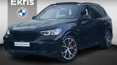 Zwart Gebruikt 2022 BMW X5 M Sport SUV | € 67.900 (Eerlijke prijs)