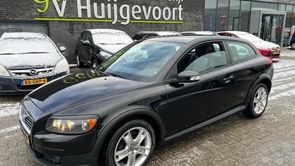 Zwart (metallic) Gebruikt 2007 Volvo C30 Momentum Hatchback | € 4.950 (Eerlijke prijs)