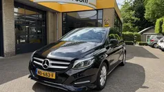 Zwart Gebruikt 2017 Mercedes B160 Ambition MPV | € 13.895 (Goede deal)